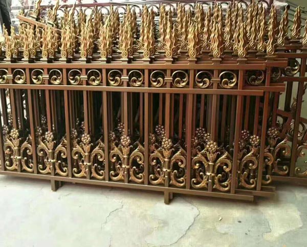 鋁藝護欄有哪些常見的應(yīng)用？