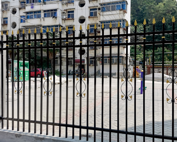 十堰鐵藝護欄的維護常識是什么？